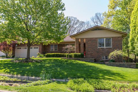Photo of 445 Fairlawn Drive, Columbus, OH 43214 (MLS # 226013279)