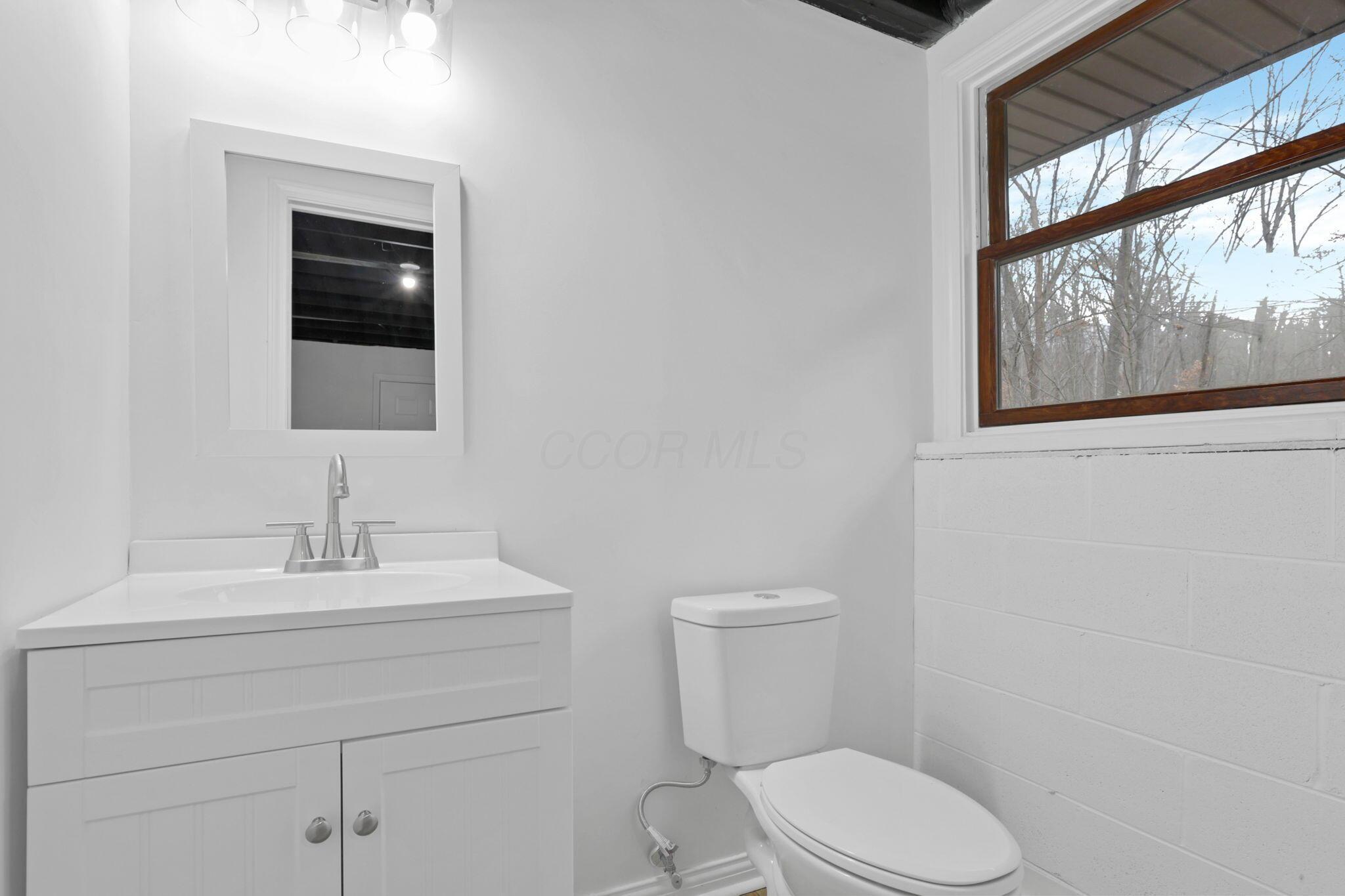 1889 Wolverine Drive, Sugar Grove, Ohio image 32