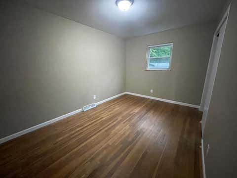 Tiny photo for 129 Gale Court, Circleville, OH 43113 (MLS # 226030294)