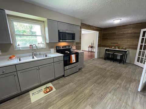 Tiny photo for 129 Gale Court, Circleville, OH 43113 (MLS # 226030294)