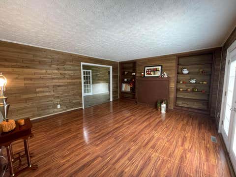 Tiny photo for 129 Gale Court, Circleville, OH 43113 (MLS # 226030294)
