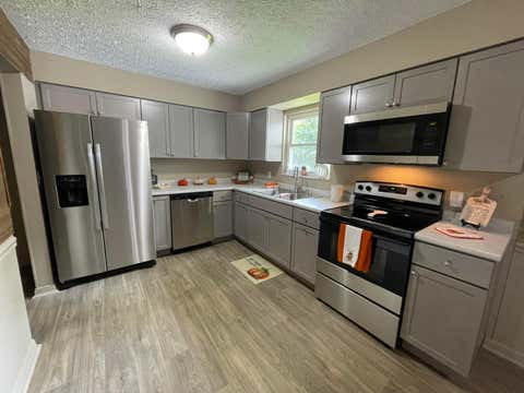Tiny photo for 129 Gale Court, Circleville, OH 43113 (MLS # 226030294)