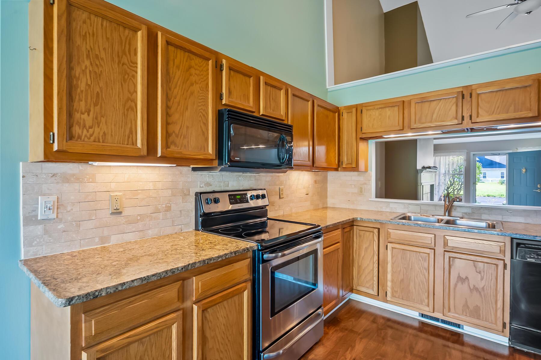 975 Village Drive, Delaware, Ohio image 9
