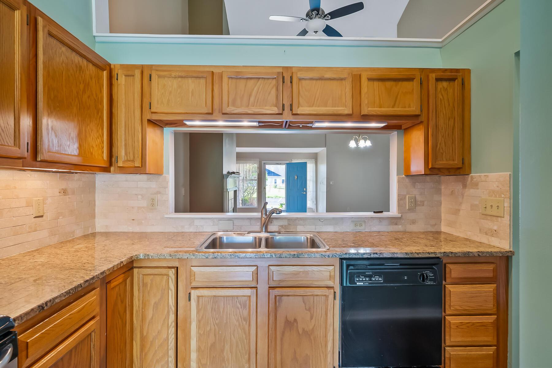 975 Village Drive, Delaware, Ohio image 11