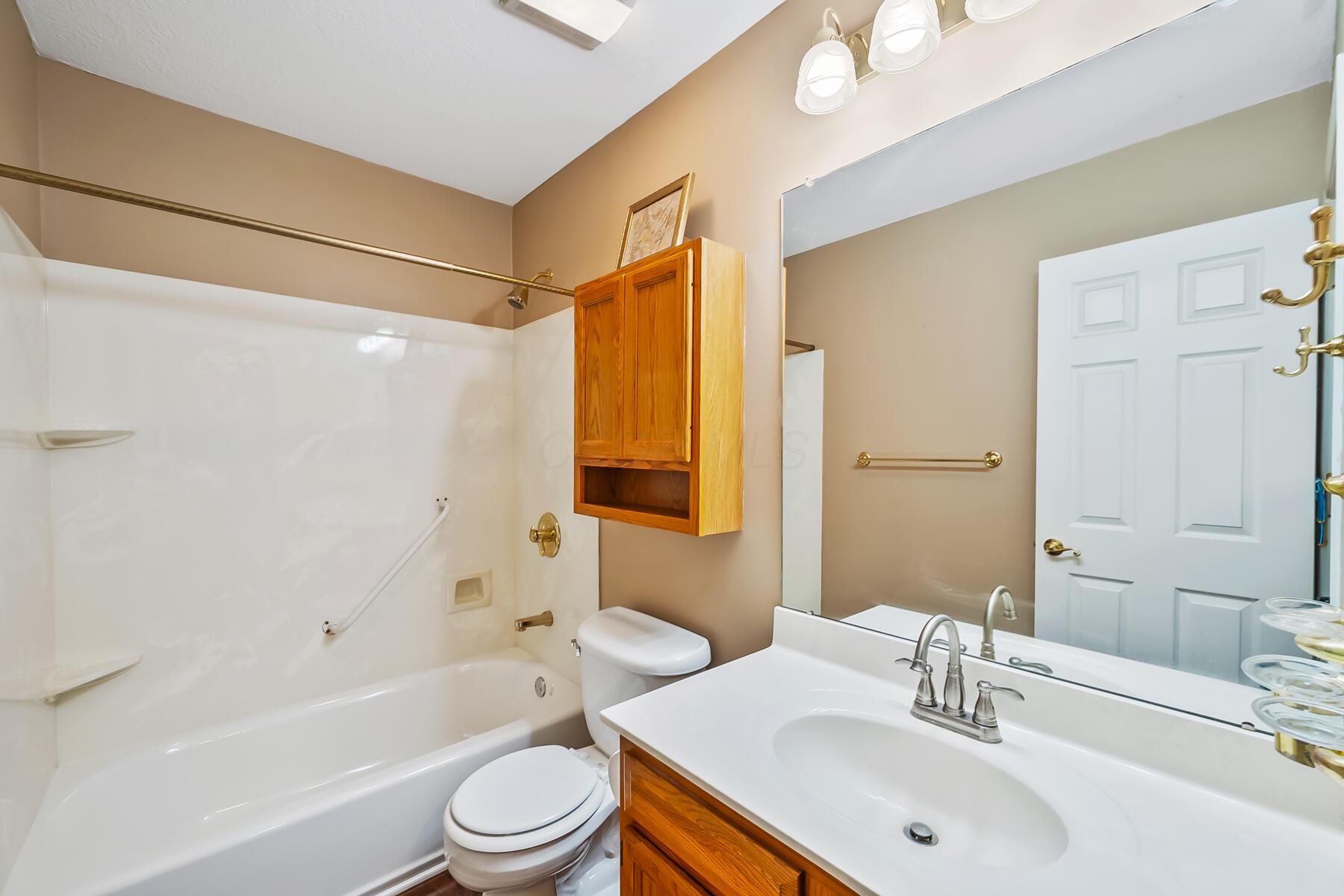 975 Village Drive, Delaware, Ohio image 20