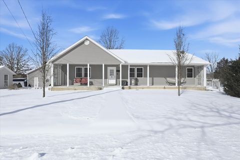 Photo of 13731 Saw Mill Road, Hillsboro, OH 45133 (MLS # 226002726)