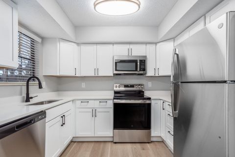 Photo of 97 Blakeford Drive, Dublin, OH 43017 (MLS # 225043495)