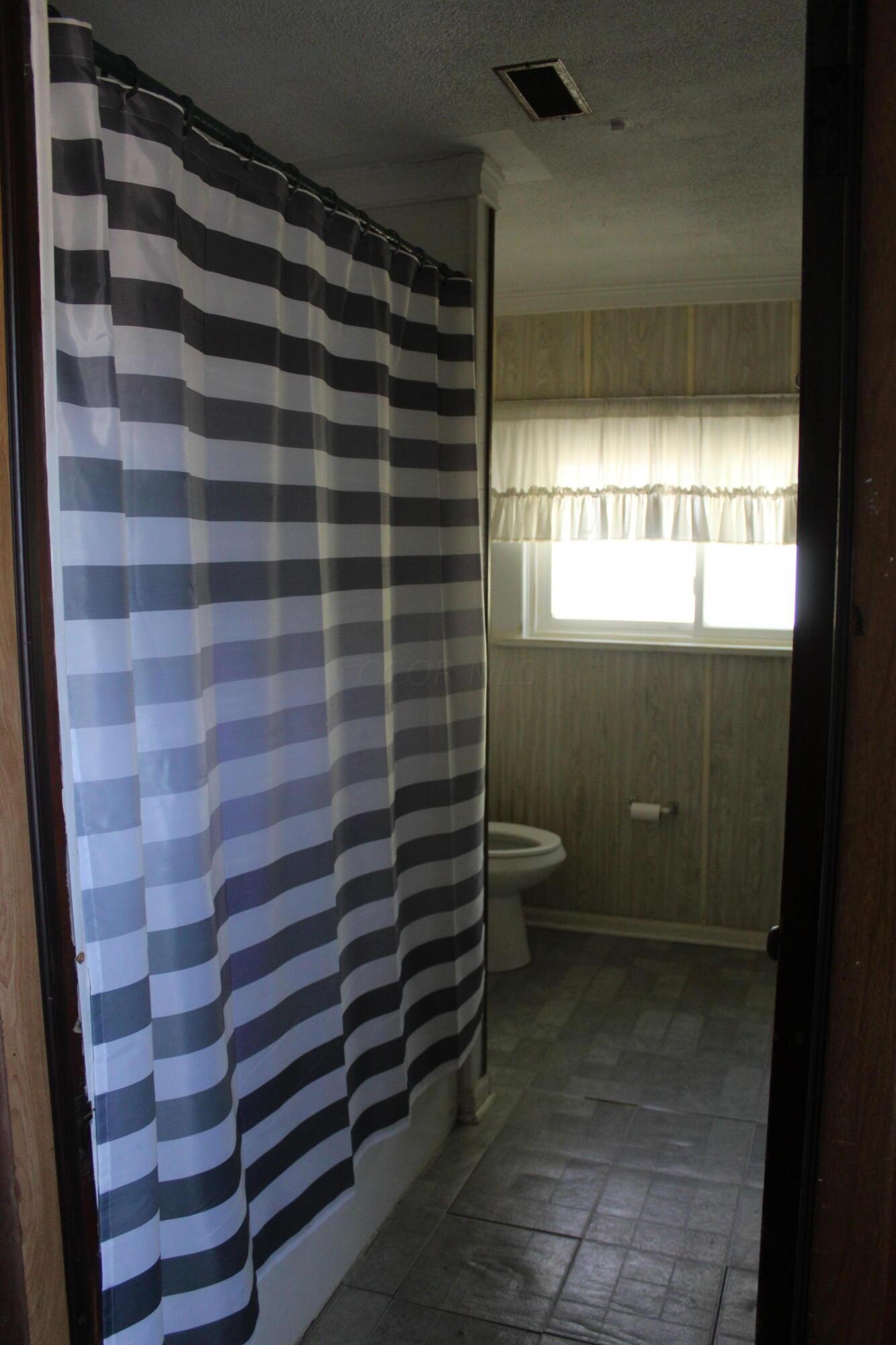 451 Mill Street, Utica, Ohio image 11