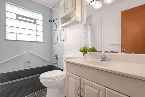 Tiny photo for 2877 Astor Avenue, Columbus, OH 43209 (MLS # 225044682)