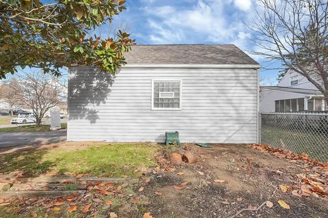 Tiny photo for 2877 Astor Avenue, Columbus, OH 43209 (MLS # 225044682)