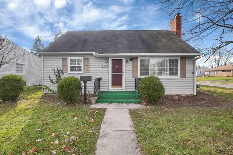 Photo of 2877 Astor Avenue, Columbus, OH 43209 (MLS # 225044682)