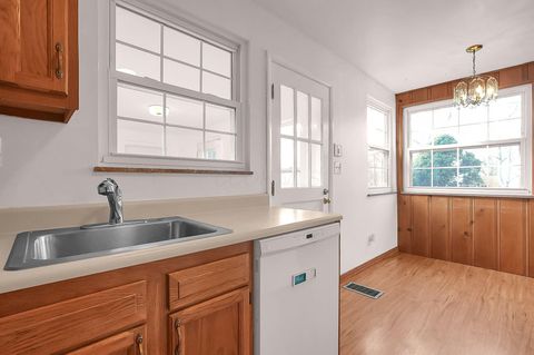 Tiny photo for 2877 Astor Avenue, Columbus, OH 43209 (MLS # 225044682)