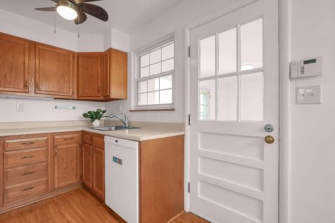 Tiny photo for 2877 Astor Avenue, Columbus, OH 43209 (MLS # 225044682)