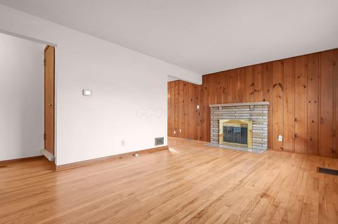 Tiny photo for 2877 Astor Avenue, Columbus, OH 43209 (MLS # 225044682)