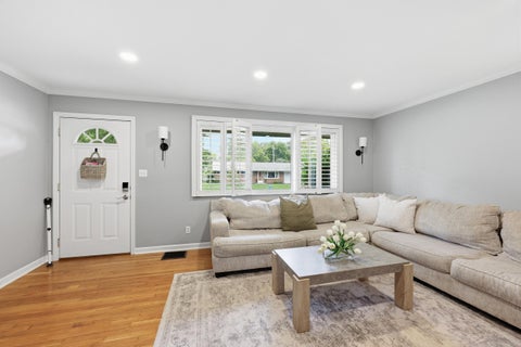 Tiny photo for 361 E Stafford Avenue, Columbus, OH 43085 (MLS # 226021320)
