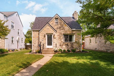 Photo of 908 Vernon Road, Columbus, OH 43209 (MLS # 226020871)