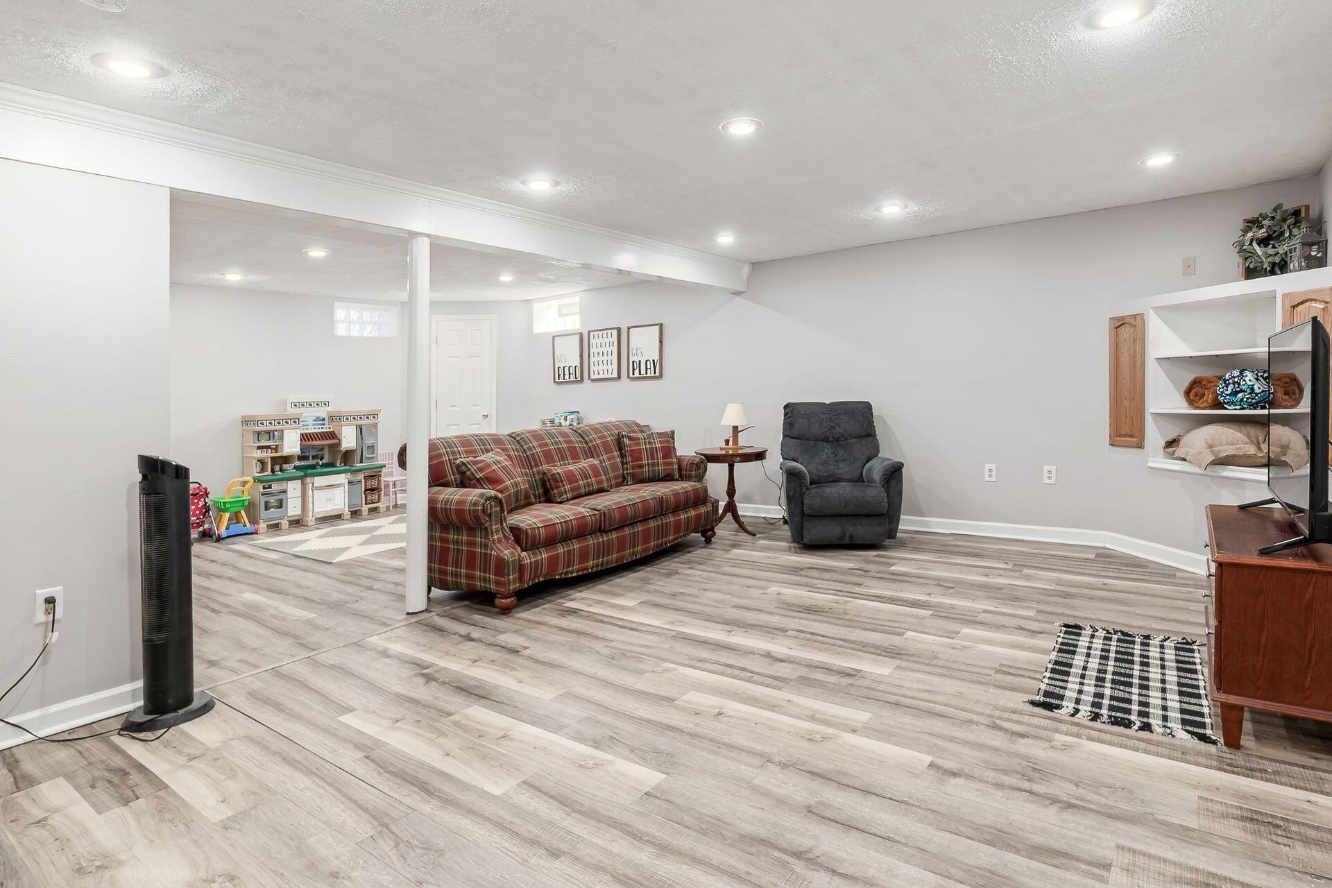 114 Dogwood Drive, Delaware, Ohio image 36