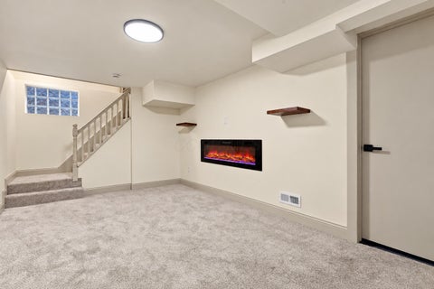 Tiny photo for 381 E Gates Street, Columbus, OH 43206 (MLS # 226039520)