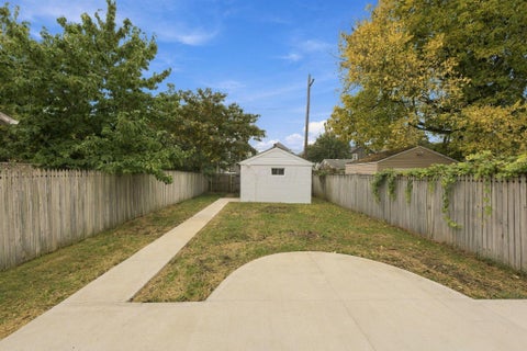 Tiny photo for 381 E Gates Street, Columbus, OH 43206 (MLS # 226039520)