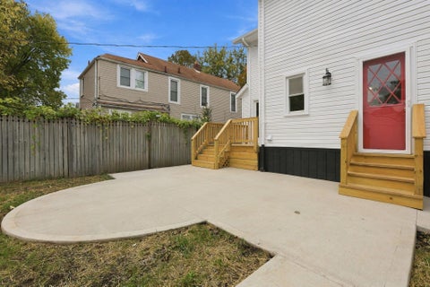 Tiny photo for 381 E Gates Street, Columbus, OH 43206 (MLS # 226039520)