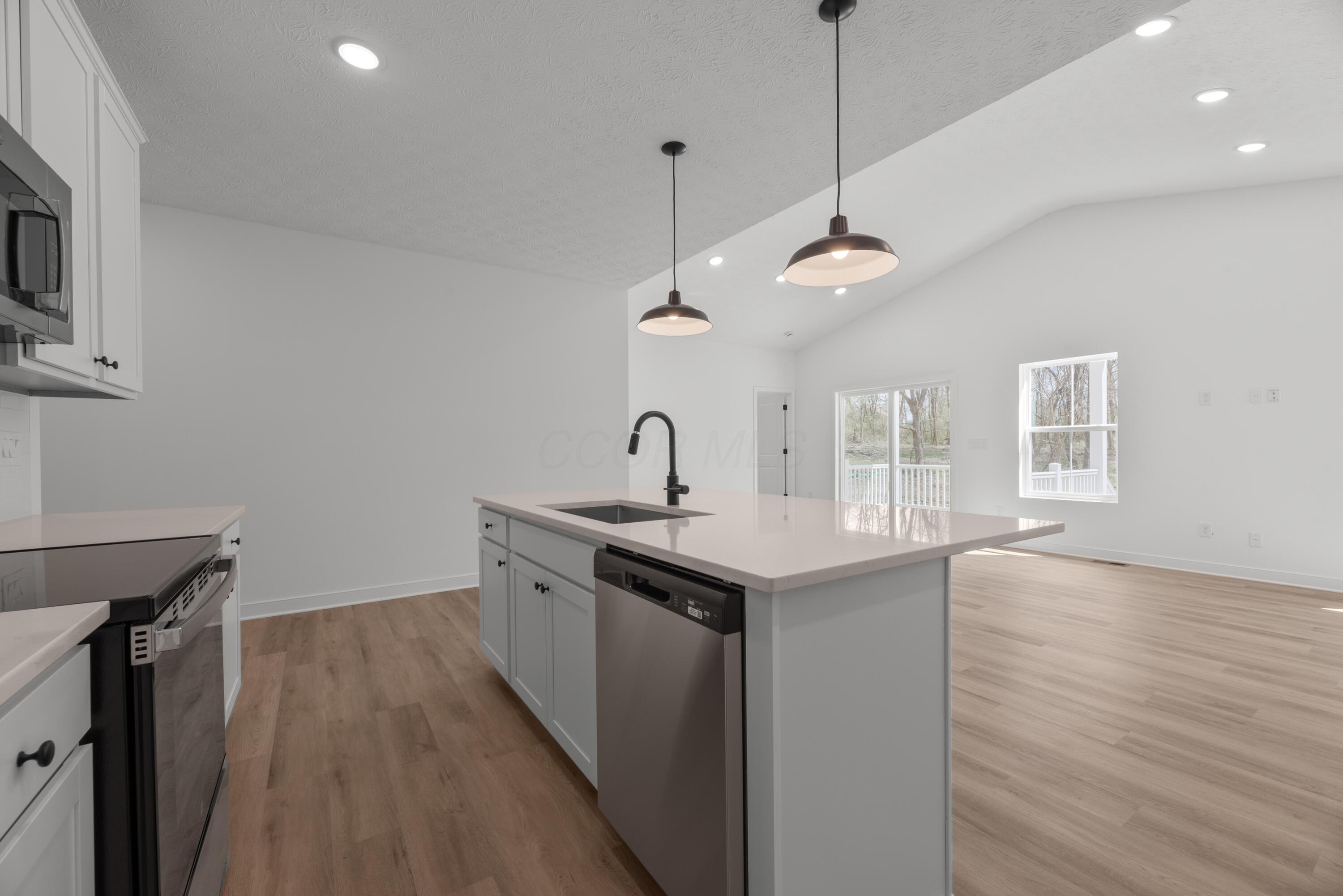 3190 Apple Valley Drive, Howard, Ohio image 14