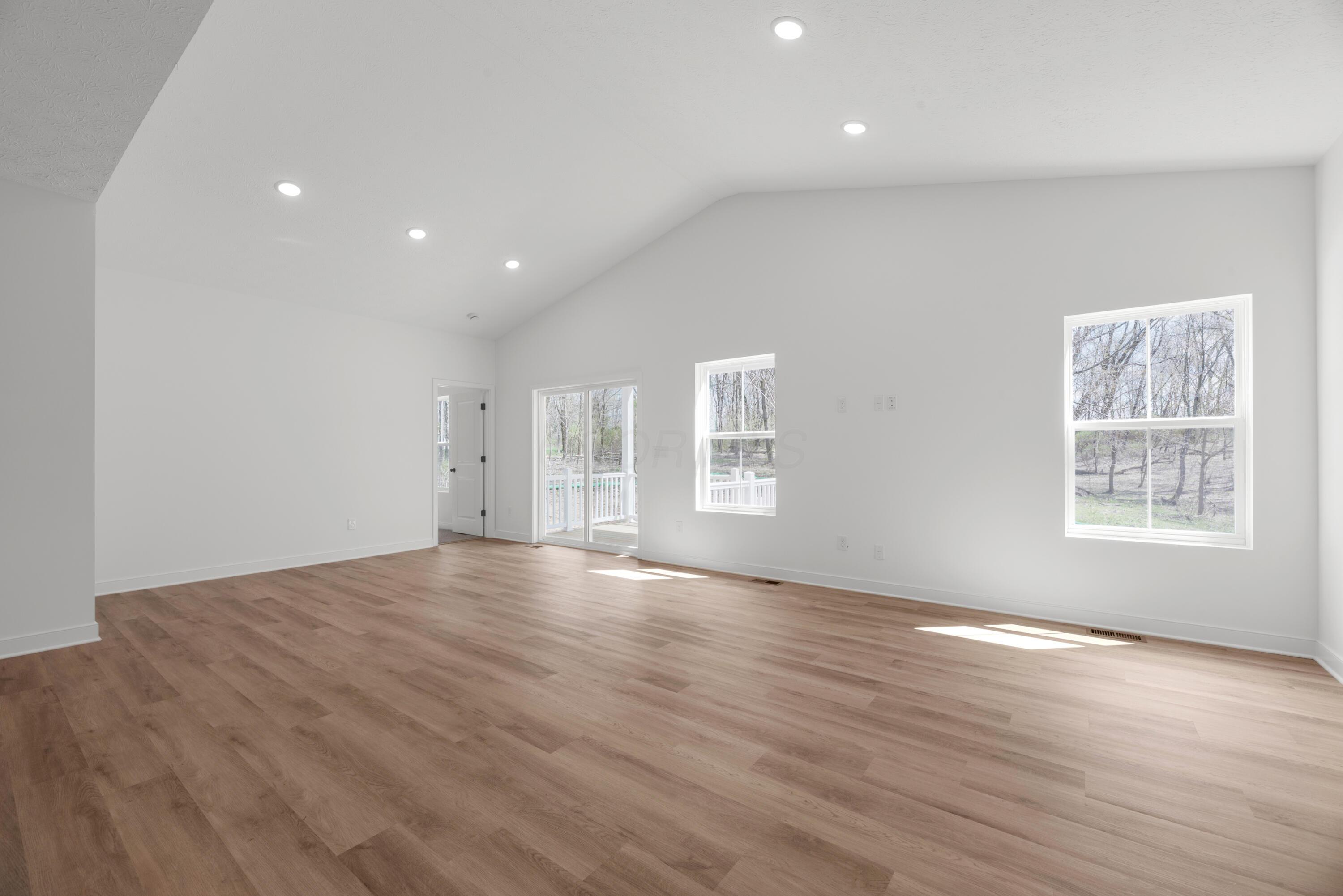 3190 Apple Valley Drive, Howard, Ohio image 6