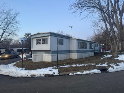 Photo of 1 Estates Lane, Reynoldsburg, OH 43068 (MLS # 226004395)