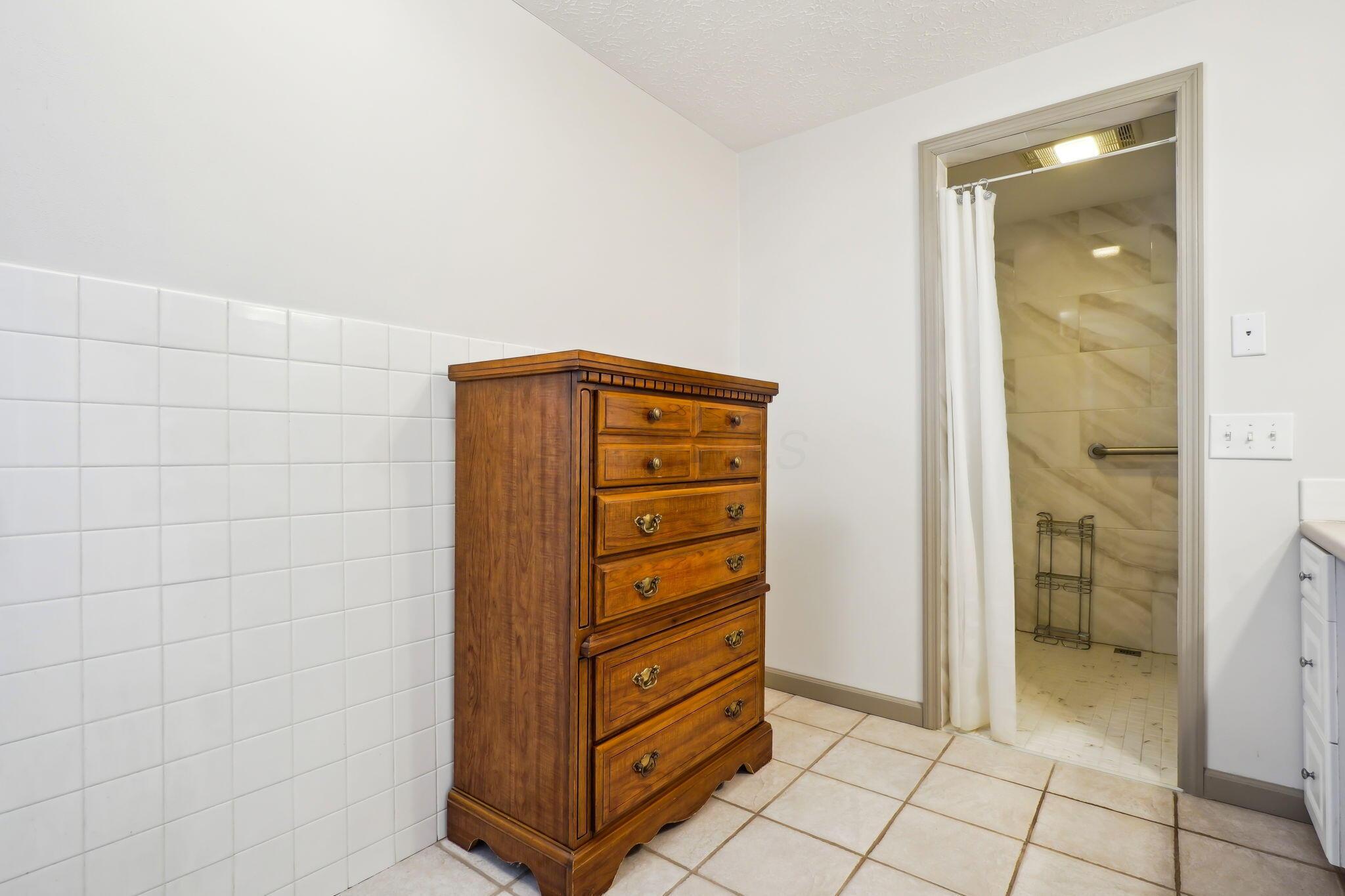 323 E Walnut Street, Lancaster, Ohio image 17