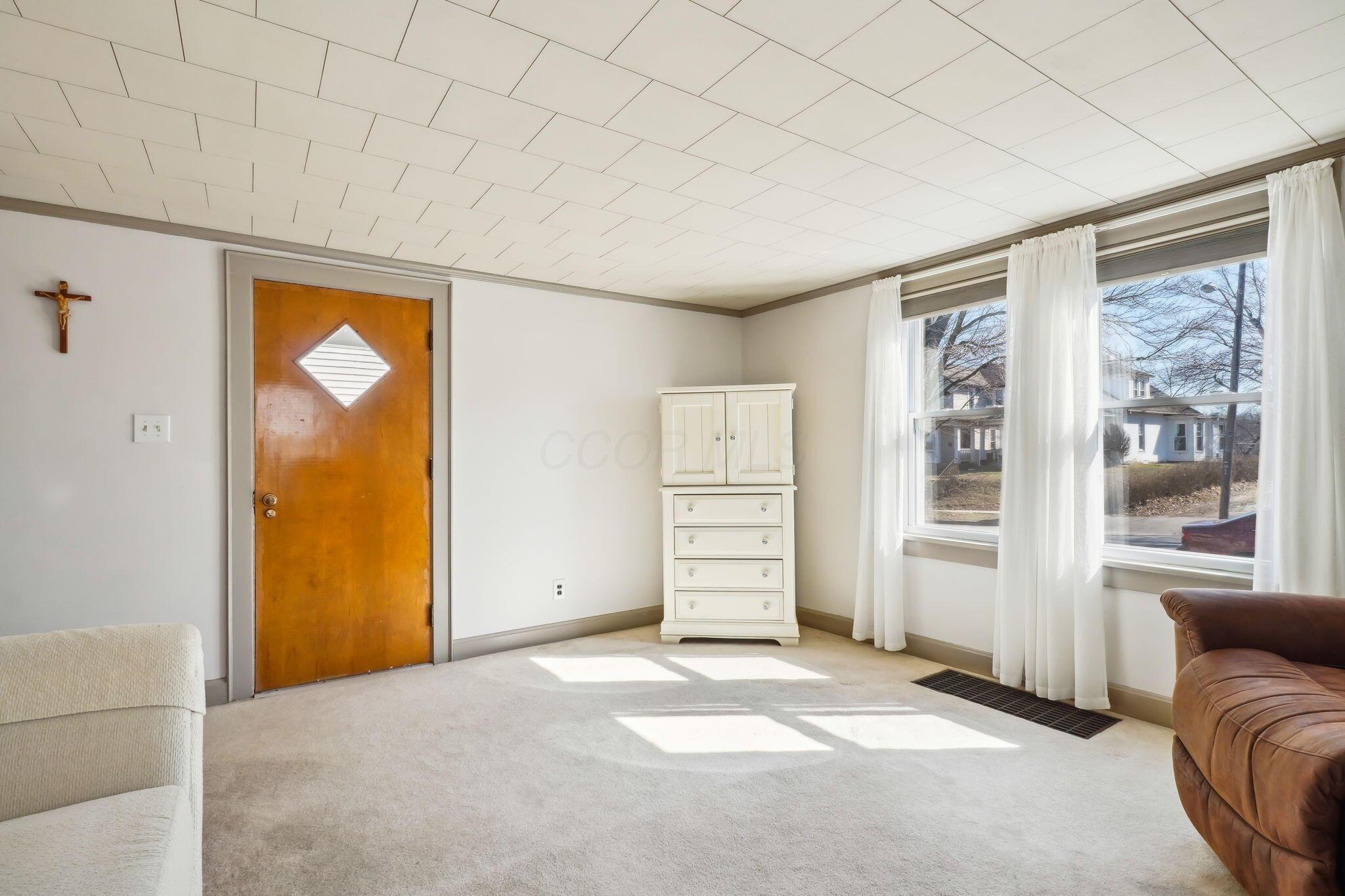 323 E Walnut Street, Lancaster, Ohio image 8