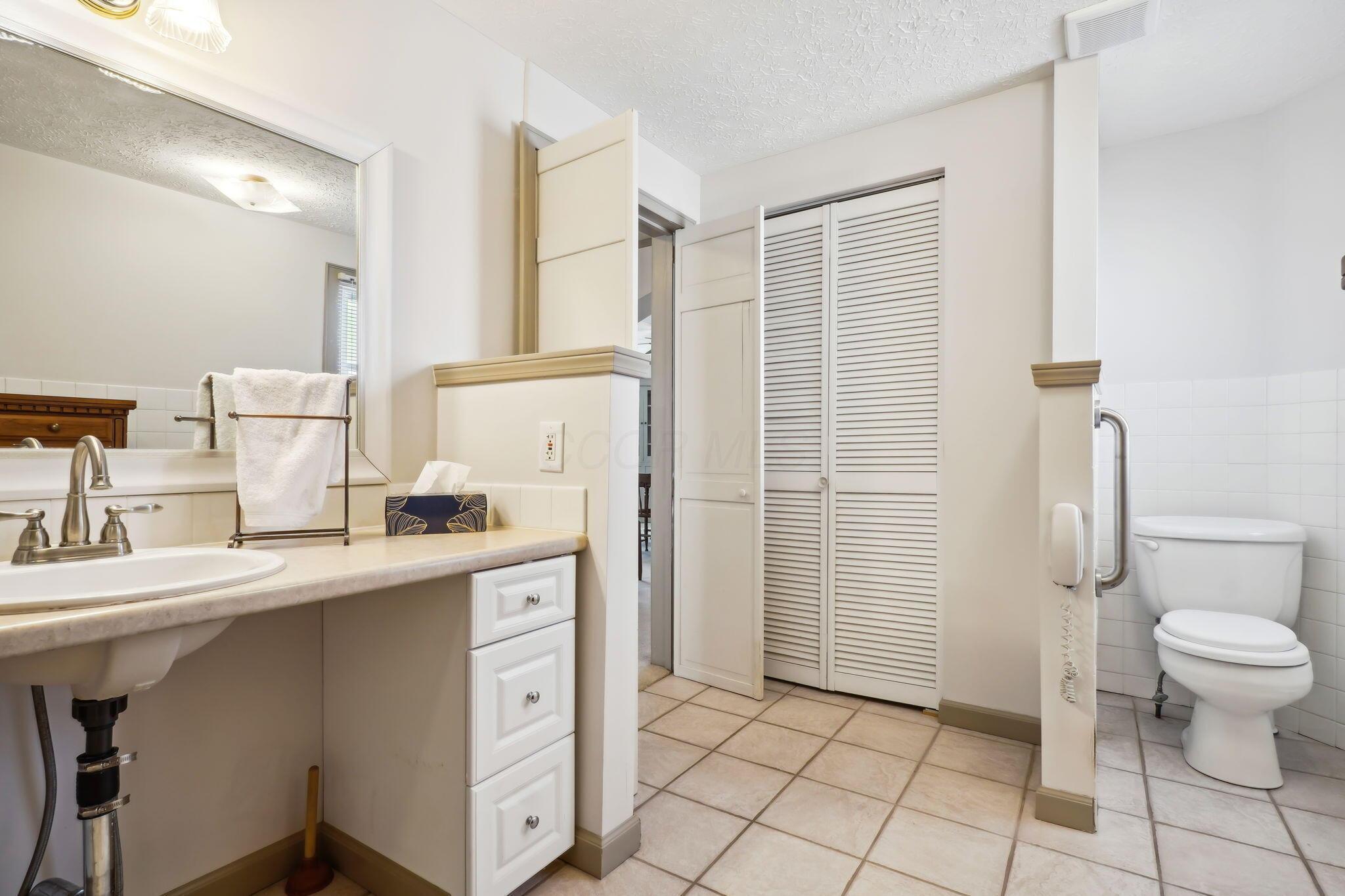 323 E Walnut Street, Lancaster, Ohio image 16