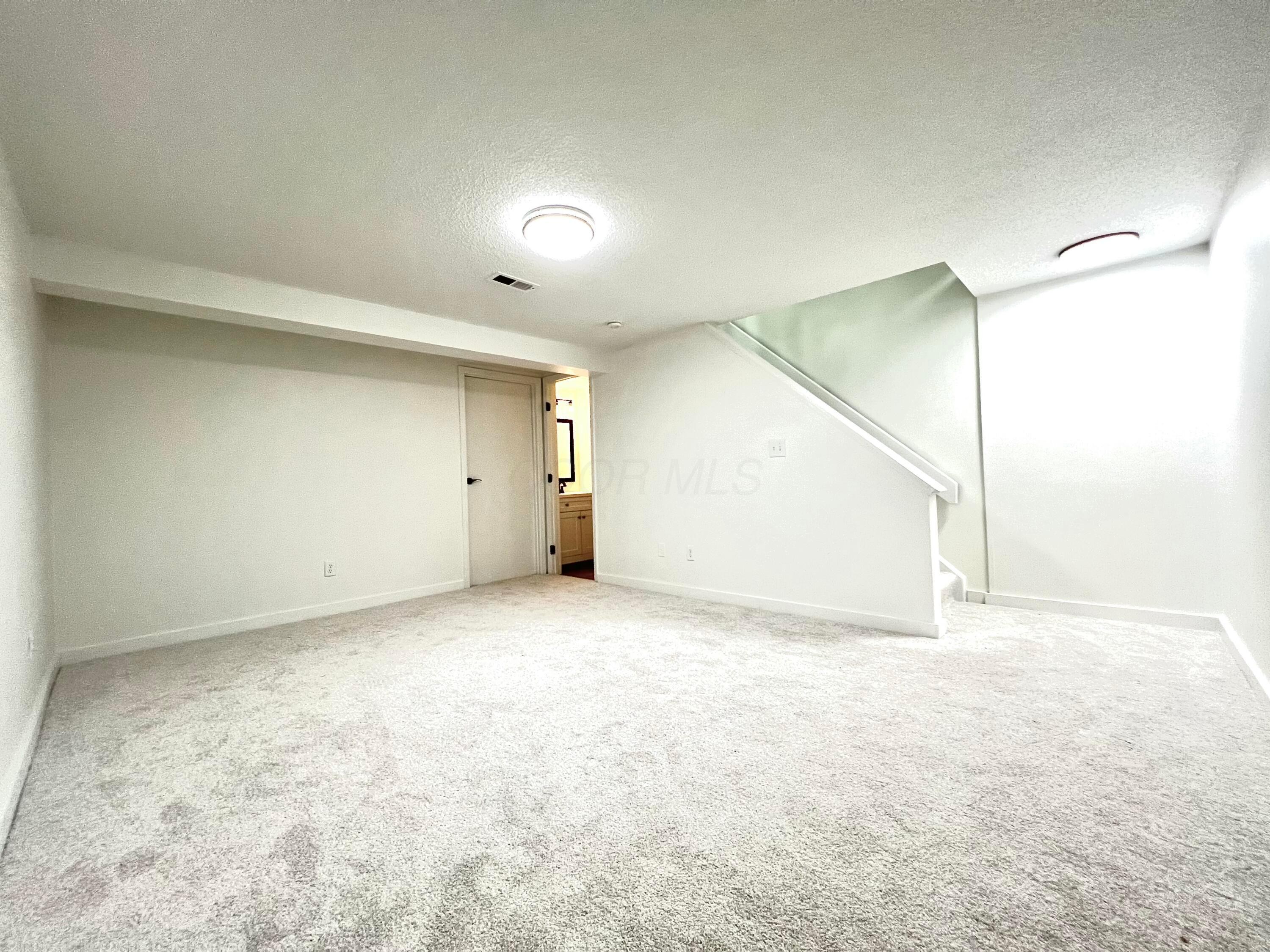 4935 Stoneybrook Boulevard #18D, Hilliard, Ohio image 20