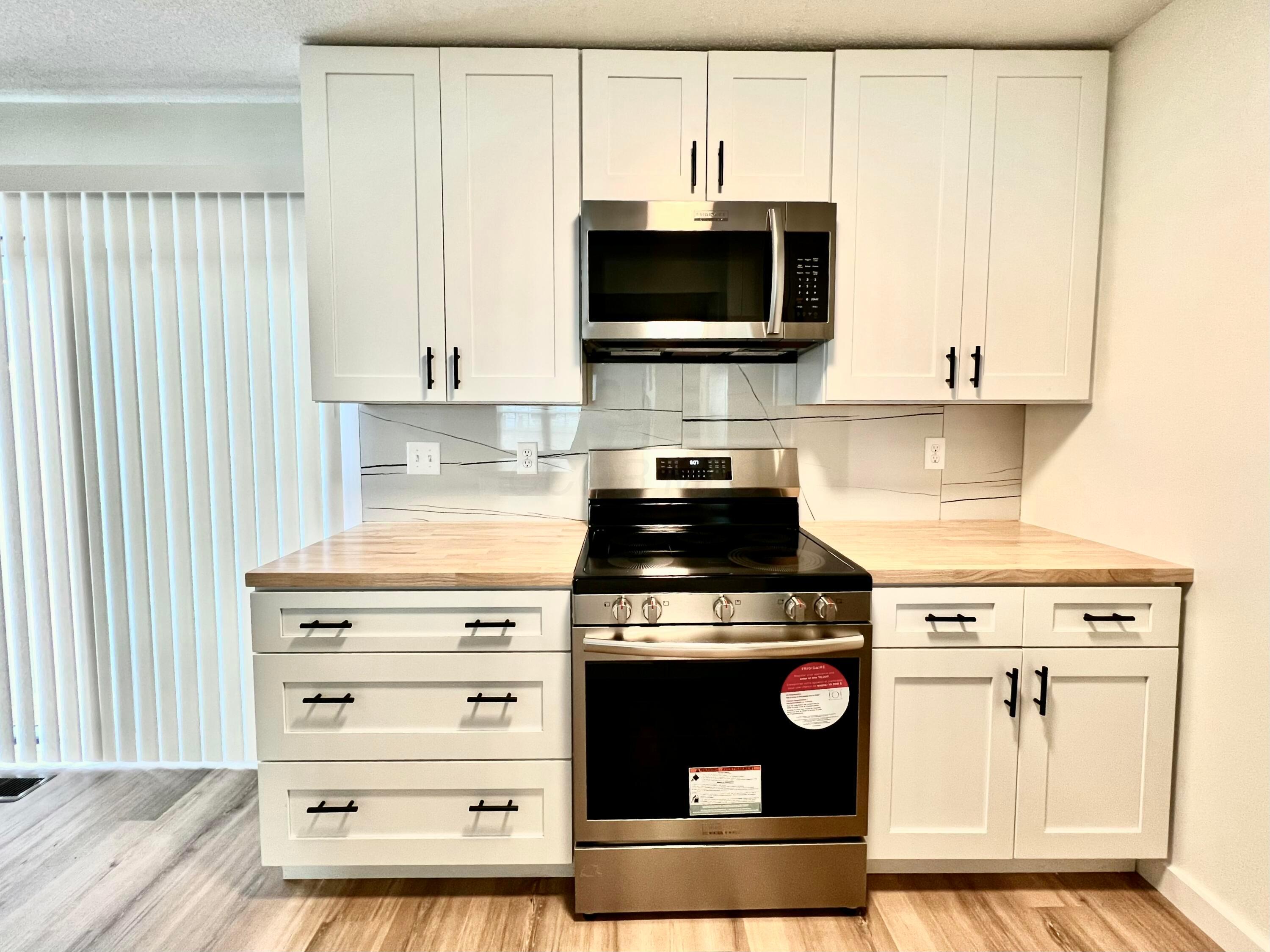 4935 Stoneybrook Boulevard #18D, Hilliard, Ohio image 7