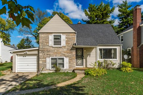 Photo of 1872 Greenway Avenue S, Columbus, OH 43219 (MLS # 225039182)