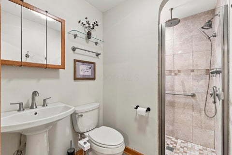 Tiny photo for 2047 Mccoy Road, Upper Arlington, OH 43220 (MLS # 226035861)