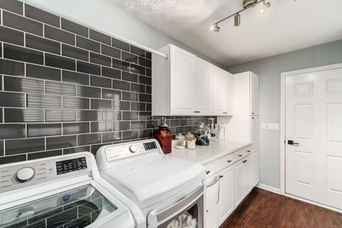 Tiny photo for 2522 Bloxom Street, Grove City, OH 43123 (MLS # 225045428)