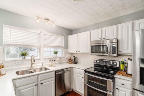 Tiny photo for 2522 Bloxom Street, Grove City, OH 43123 (MLS # 225045428)