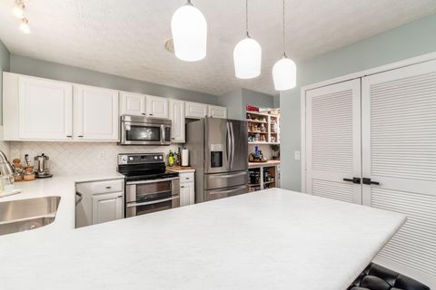 Tiny photo for 2522 Bloxom Street, Grove City, OH 43123 (MLS # 225045428)