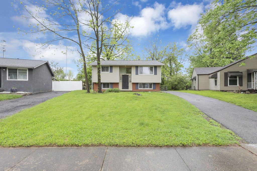 Photo of 3191 Barnett Court S, Columbus, OH 43227 (MLS # 226014761)