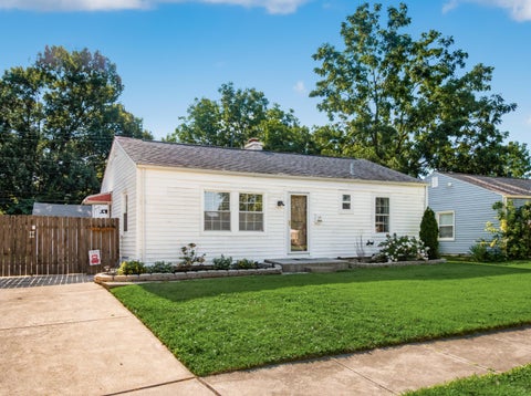Tiny photo for 386 Old Village Road, Columbus, OH 43228 (MLS # 226029247)