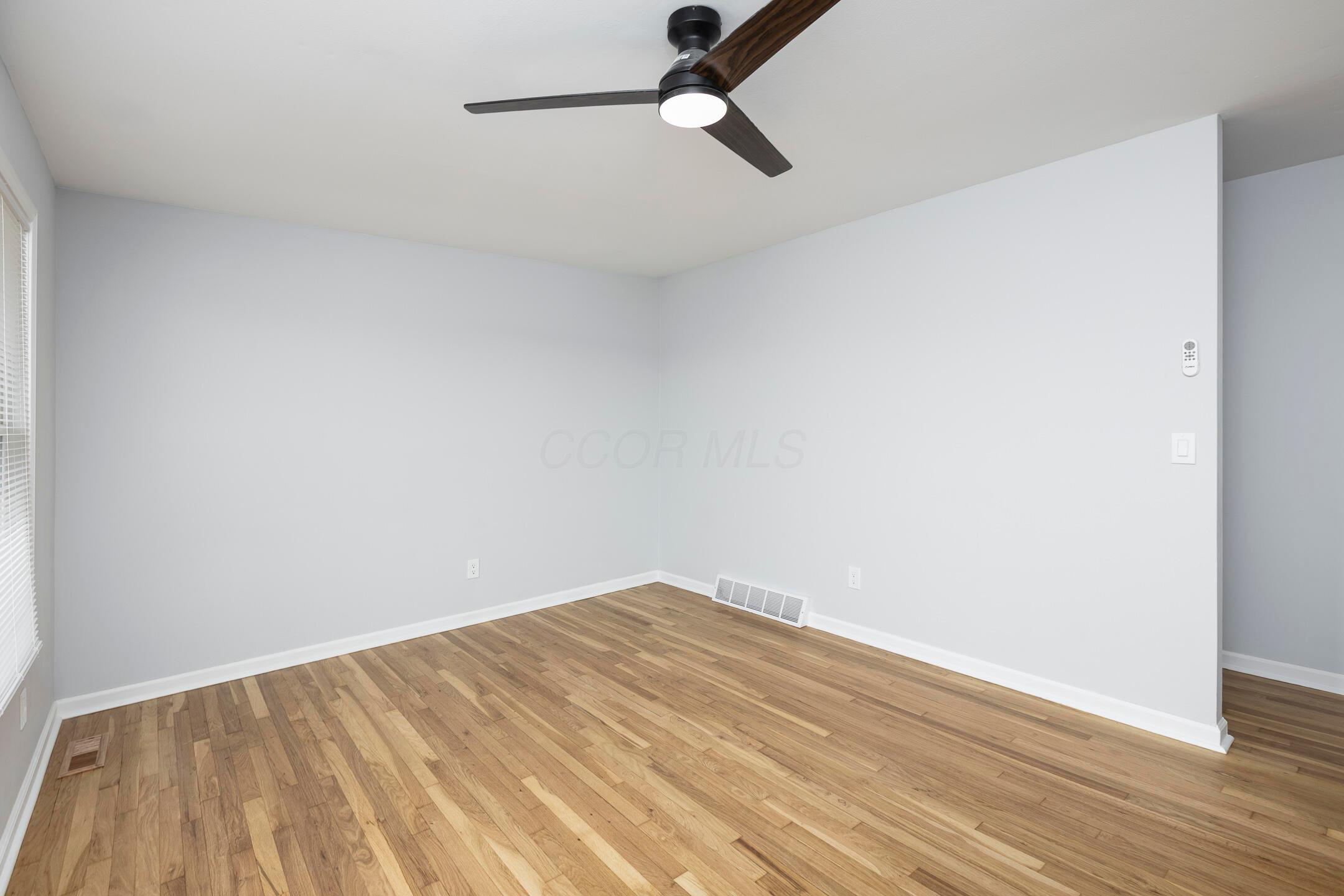 3106 Caralee Drive, Columbus, Ohio image 8