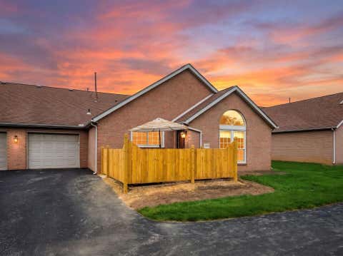 Photo of 4908 Meadow Run Drive, Hilliard, OH 43026 (MLS # 226021203)