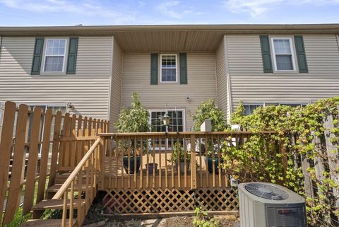 Tiny photo for 2002 Jasper Lane 26D #26D, Hilliard, OH 43026 (MLS # 225037619)