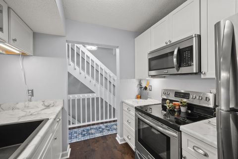 Tiny photo for 2002 Jasper Lane 26D #26D, Hilliard, OH 43026 (MLS # 225037619)