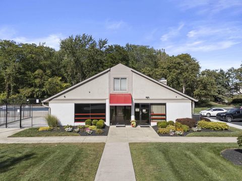Tiny photo for 2002 Jasper Lane 26D #26D, Hilliard, OH 43026 (MLS # 225037619)