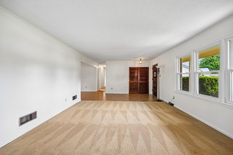 Tiny photo for 676 Fairlawn Drive, Circleville, OH 43113 (MLS # 226014364)