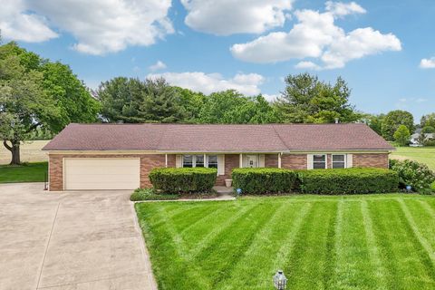Photo of 676 Fairlawn Drive, Circleville, OH 43113 (MLS # 226014364)