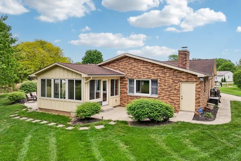 Tiny photo for 676 Fairlawn Drive, Circleville, OH 43113 (MLS # 226014364)