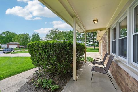 Tiny photo for 676 Fairlawn Drive, Circleville, OH 43113 (MLS # 226014364)