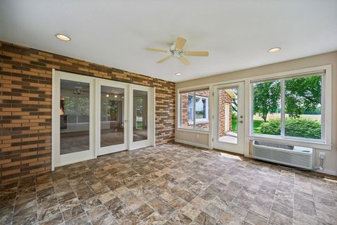 Tiny photo for 676 Fairlawn Drive, Circleville, OH 43113 (MLS # 226014364)