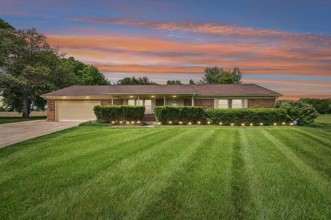 Tiny photo for 676 Fairlawn Drive, Circleville, OH 43113 (MLS # 226014364)